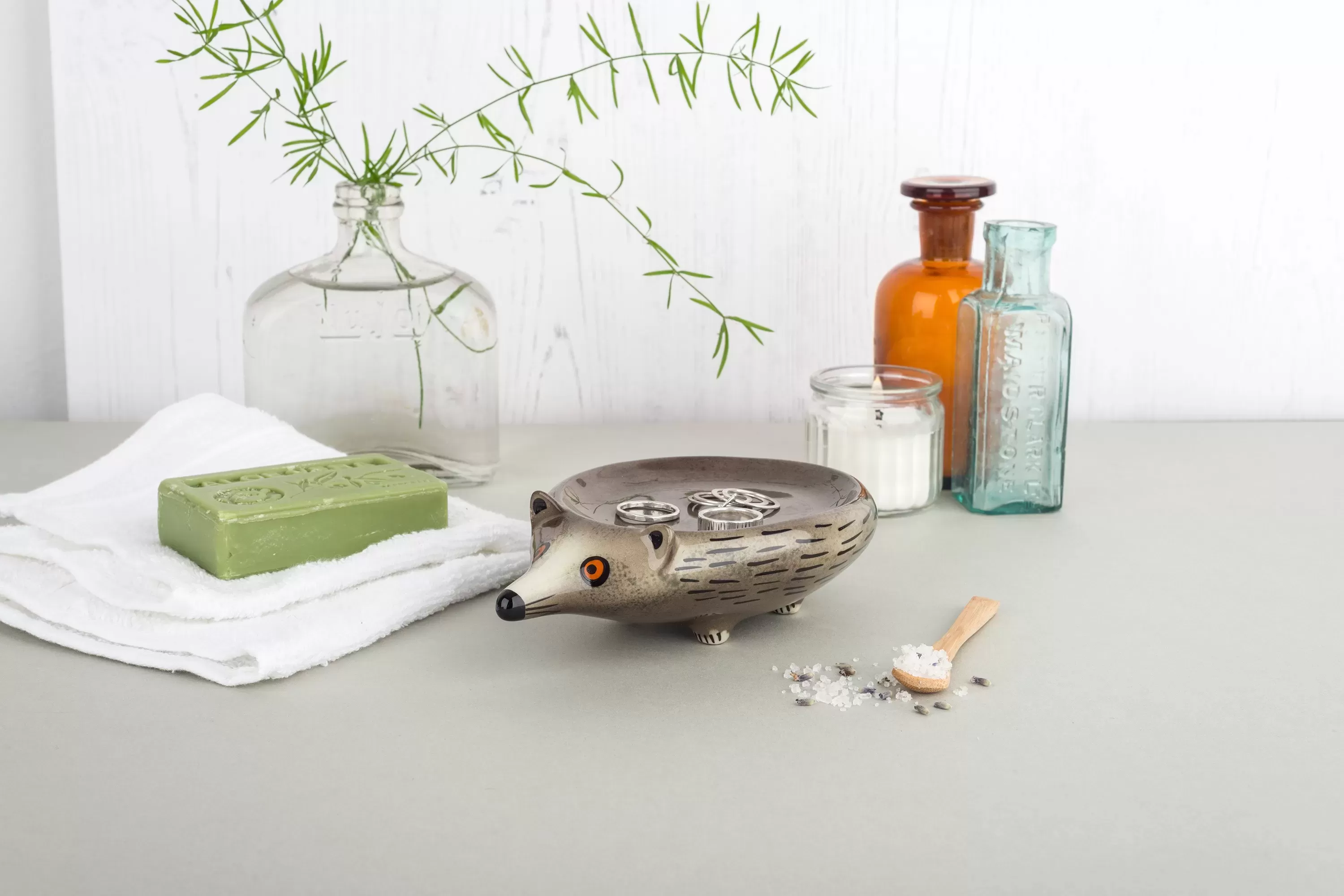 Hannah Turner / Trinket Trays Hedgehog（ハリネズミのトリンケットトレイ）